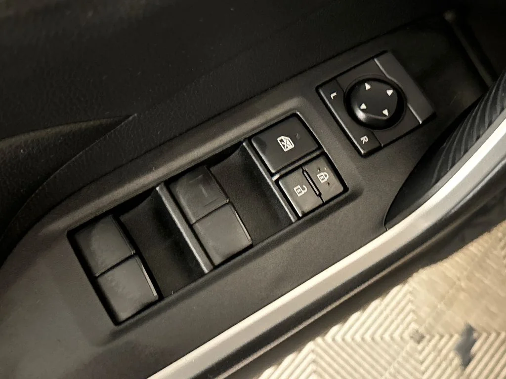 Certified Used 2020  Toyota XLE image 16