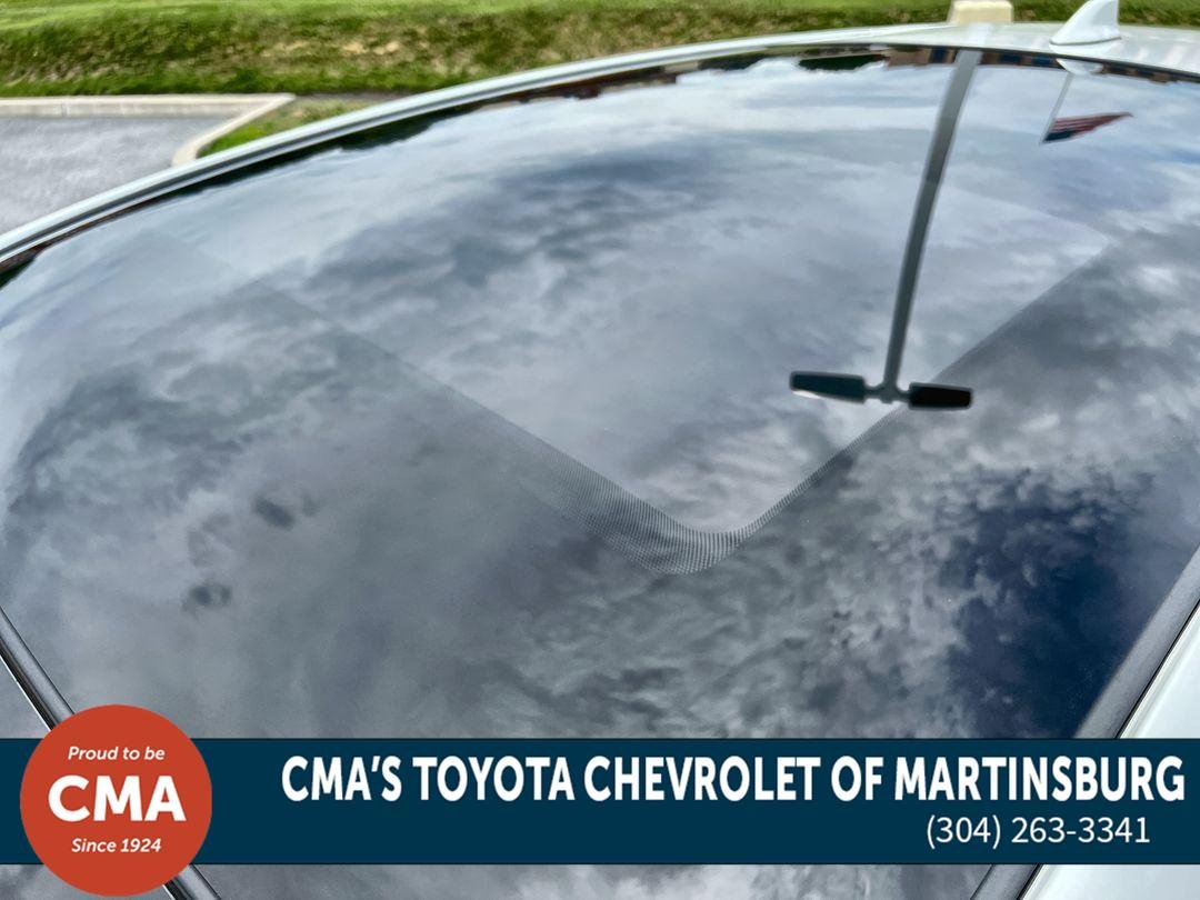 Used 2023 Wind Chill Pearl Toyota Limited image 13