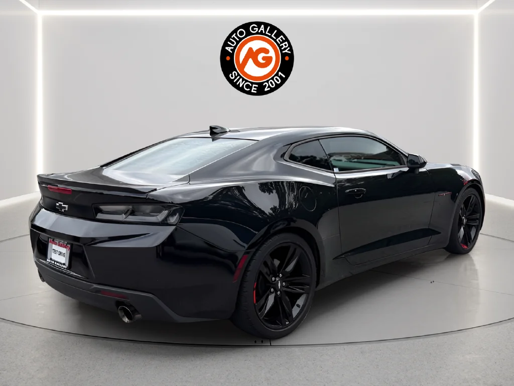 Used 2018 Black Chevrolet 2LT image 7