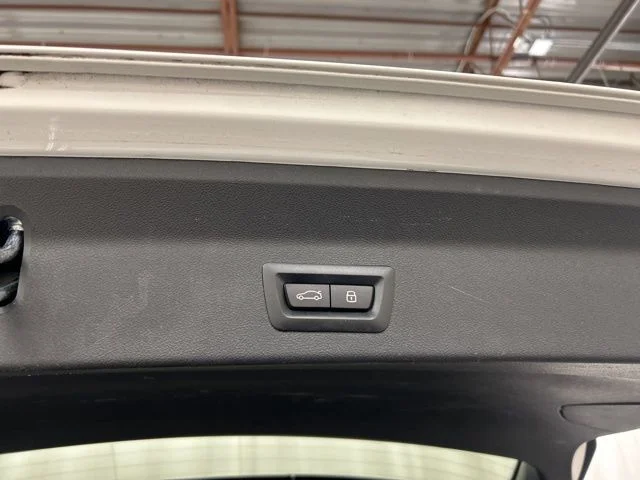 Used 2023 White BMW xDrive30i image 34