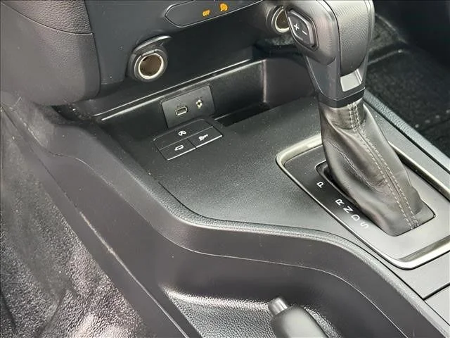 Used 2020 White Ford XL image 22