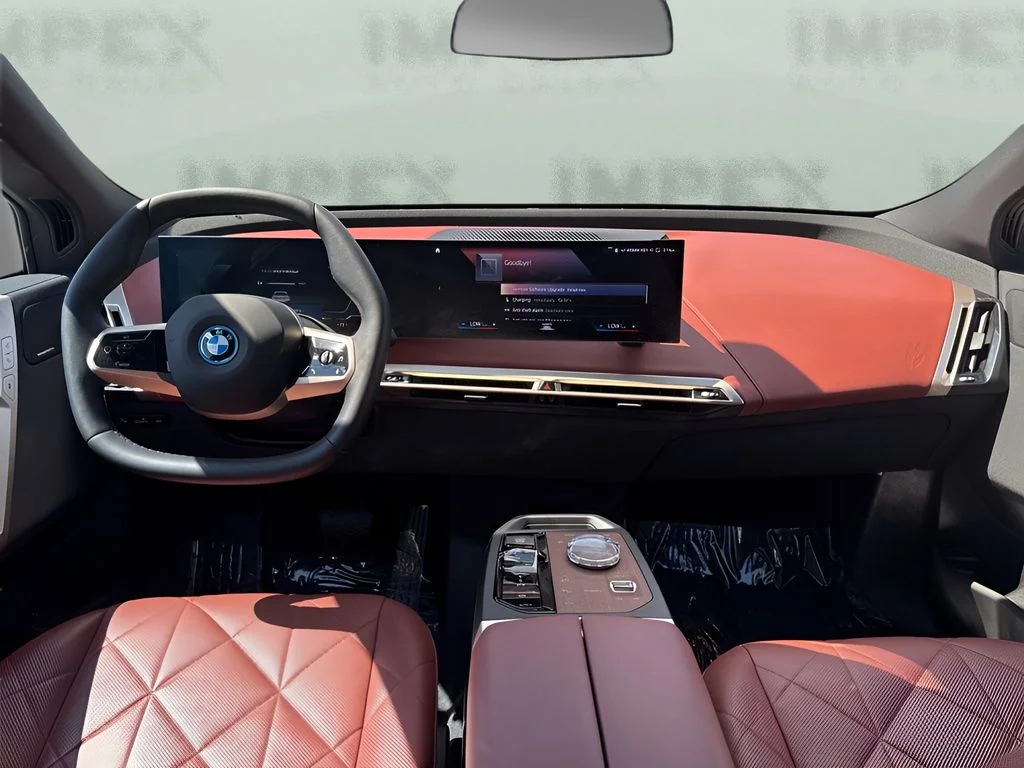 Used 2023 White BMW xDrive50 image 14