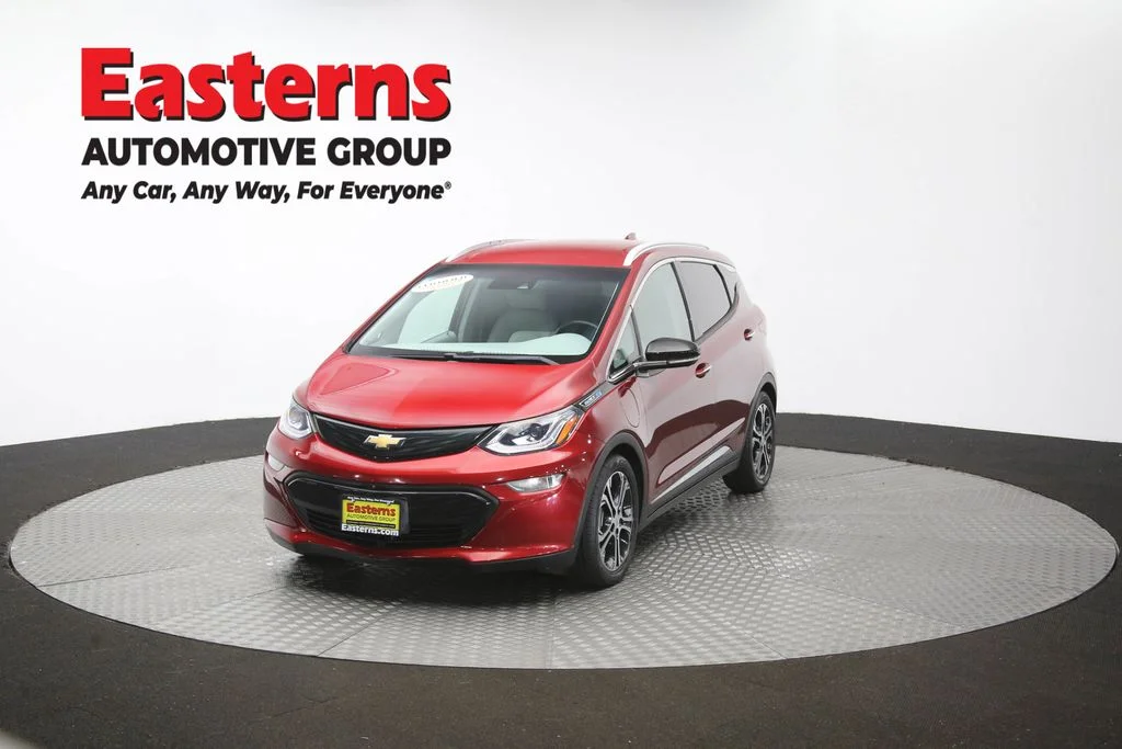 Used 2018 Red Chevrolet Premier image 56