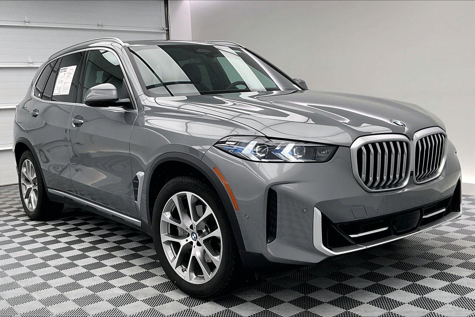 Certified Used 2024 Skyscraper Grey Metallic BMW xDrive40i image 29