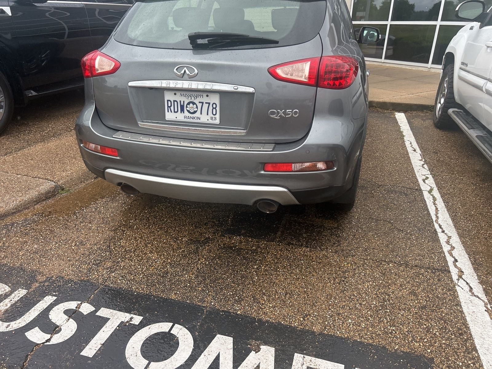Used 2017 Gray INFINITI Base image 11