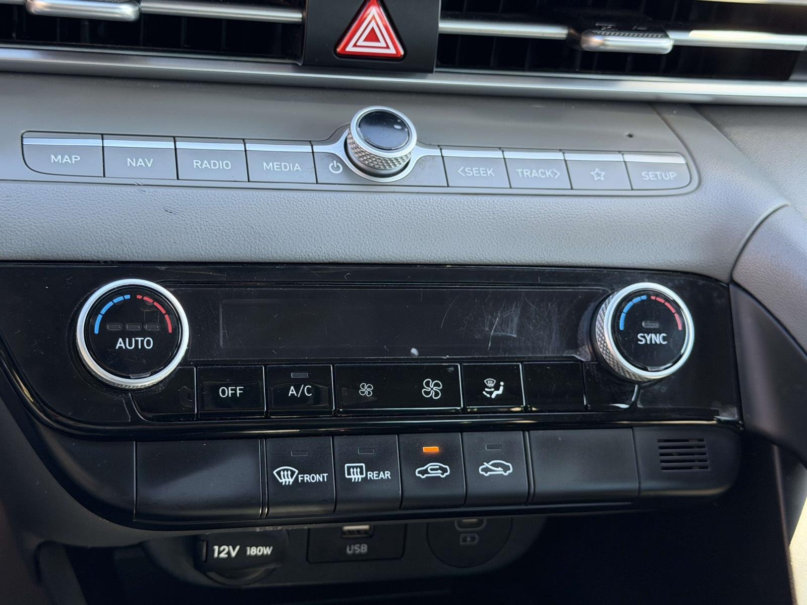 2024 Hyundai Elantra SEL - Photo 26