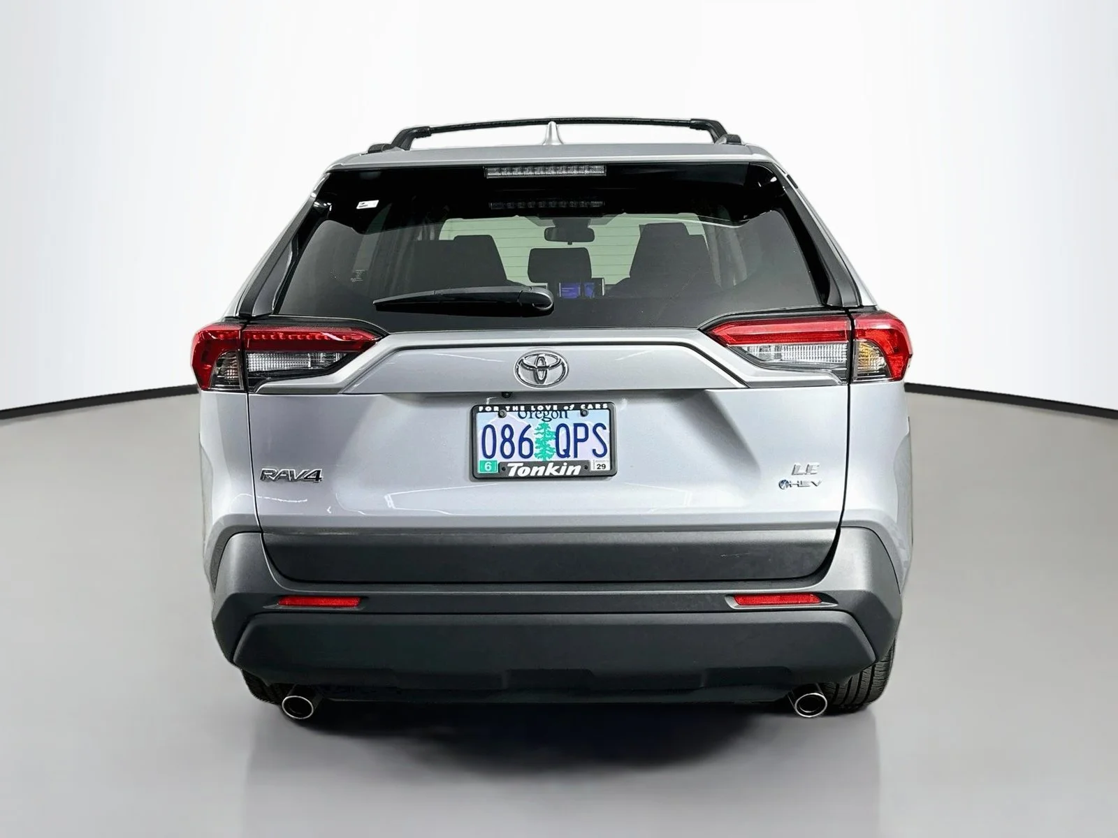 Used 2025 Silver Toyota LE image 6