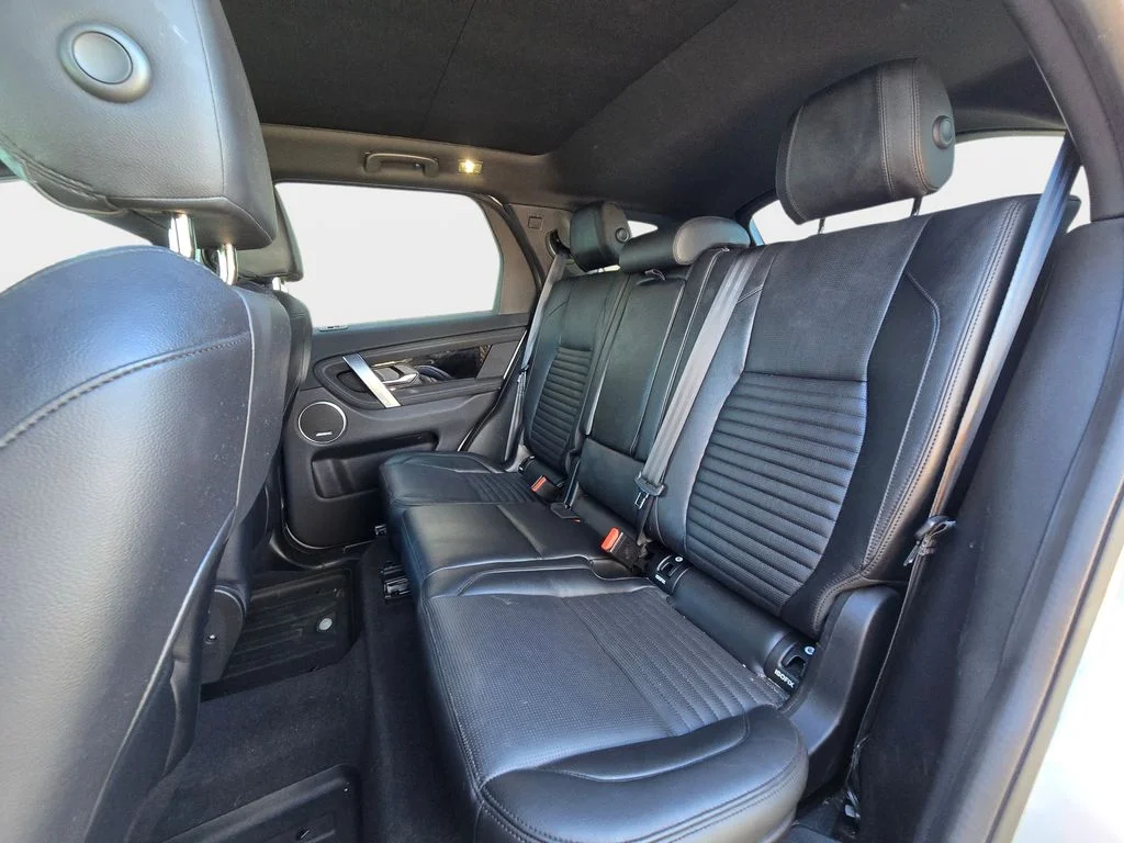 Used 2022 Hakuba Silver Metallic Land Rover SE image 17