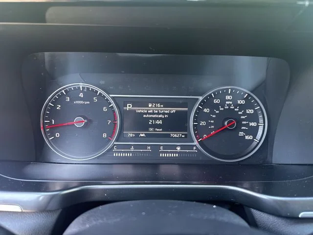 Used 2022 Red Kia S image 19