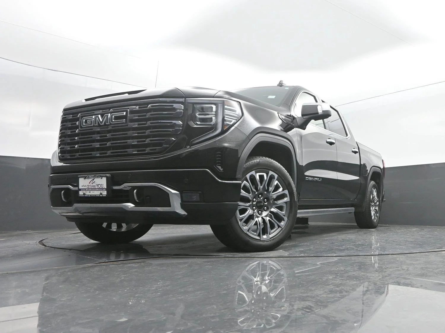 Used 2025 Onyx Black GMC Denali Ultimate image 50