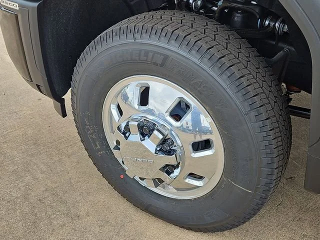 2026 GMC Sierra 3500HD Denali - Photo 9