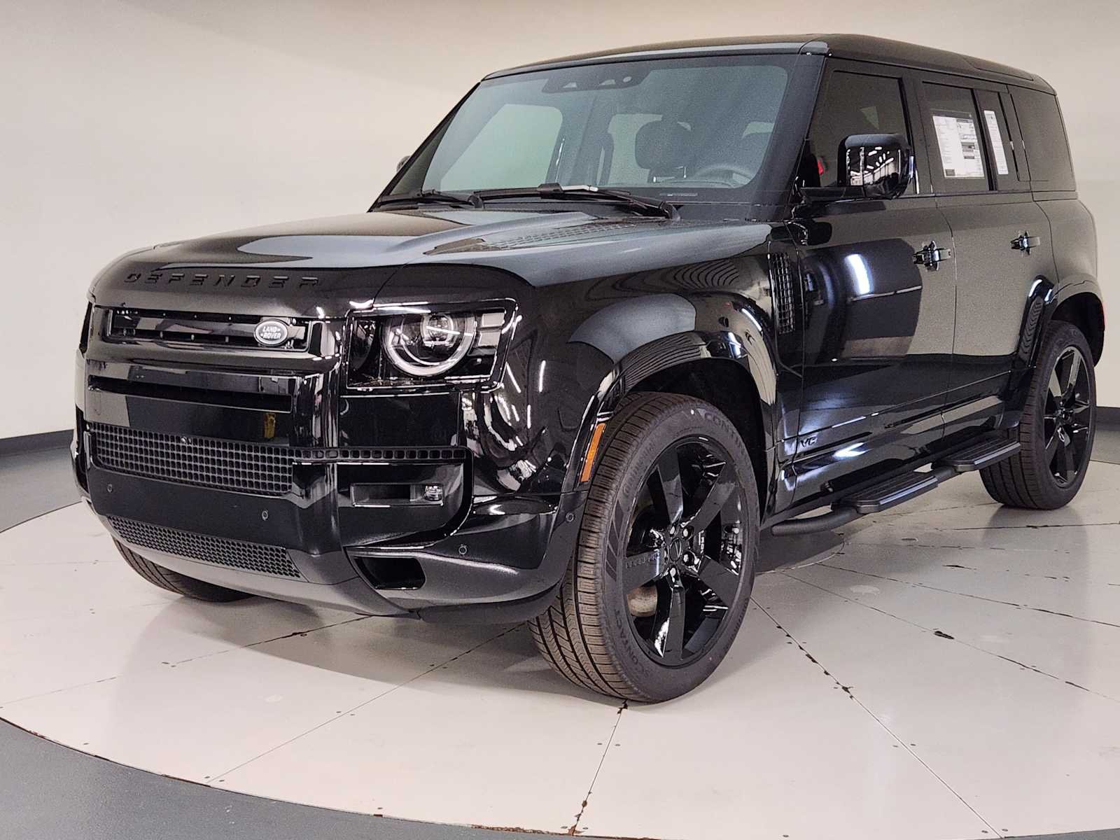 2026 Land Rover Defender V8