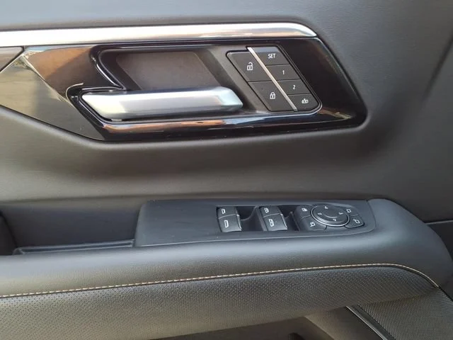 Used 2025 Black Chevrolet Premier image 20