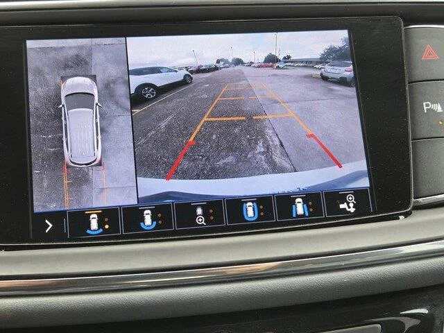 Used 2020 Summit White Buick Essence image 17
