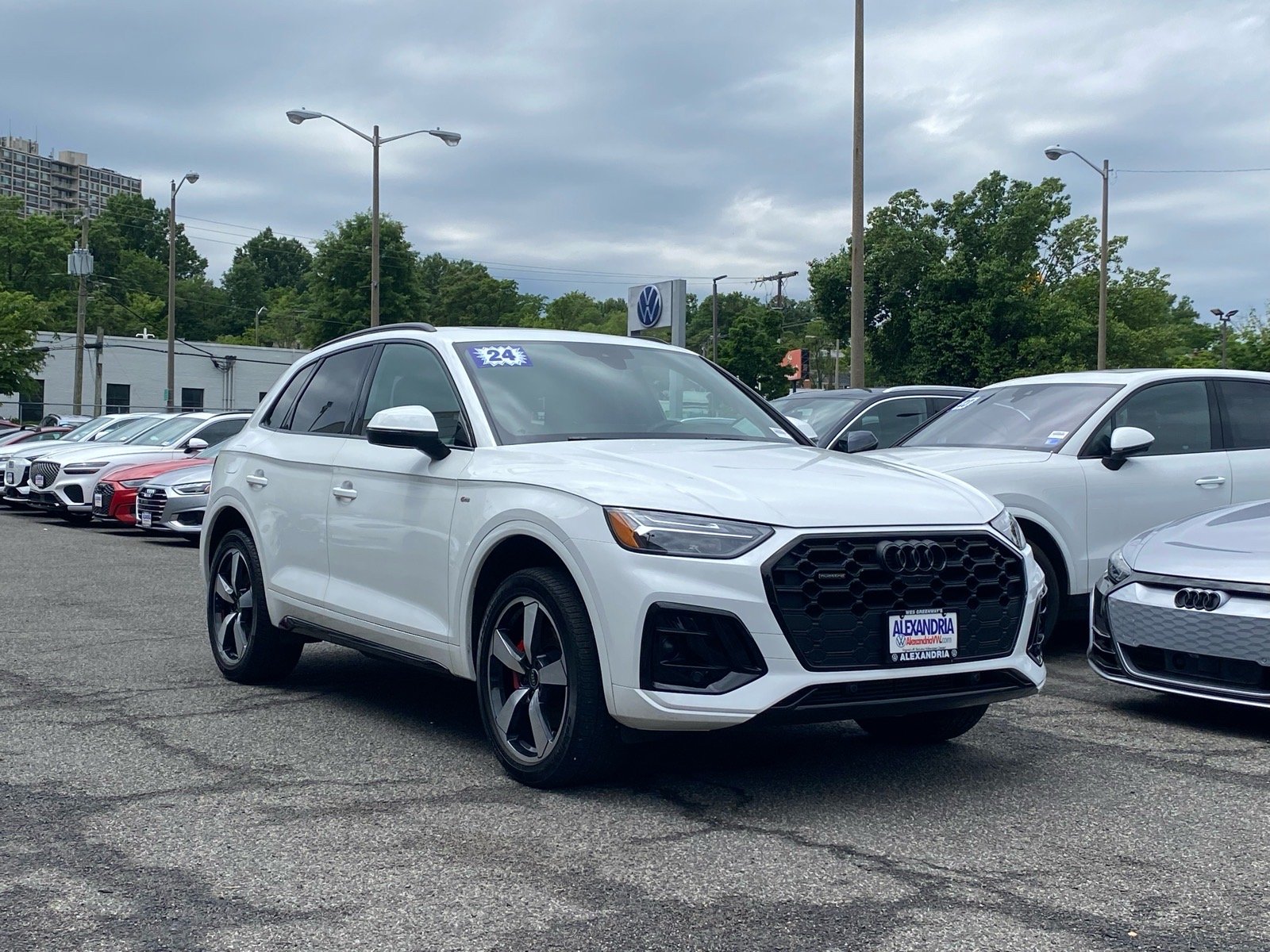 2024 Audi Q5 45 Premium Plus's photo