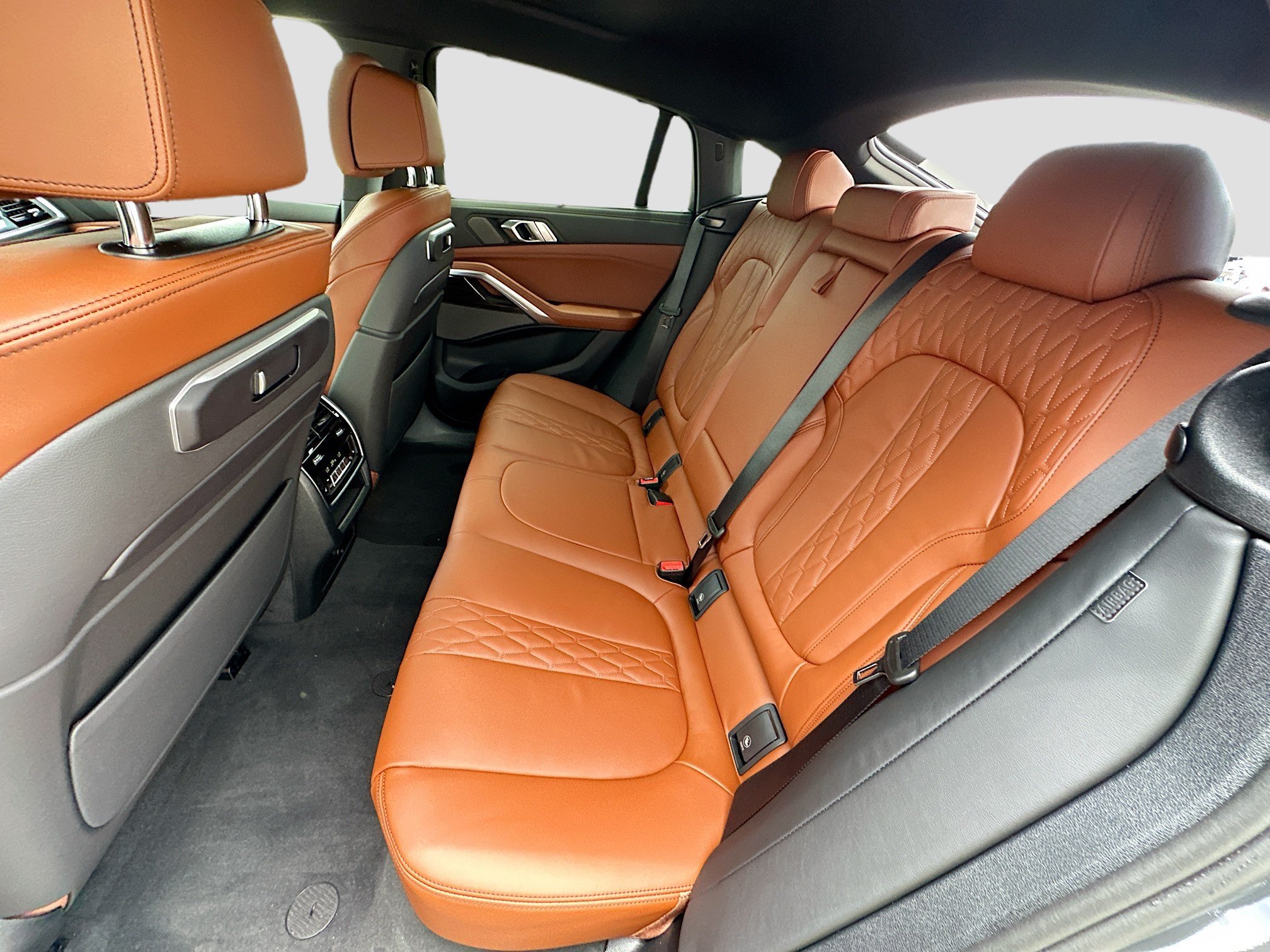 New 2027 Dravit Grey Metallic BMW xDrive40i image 17