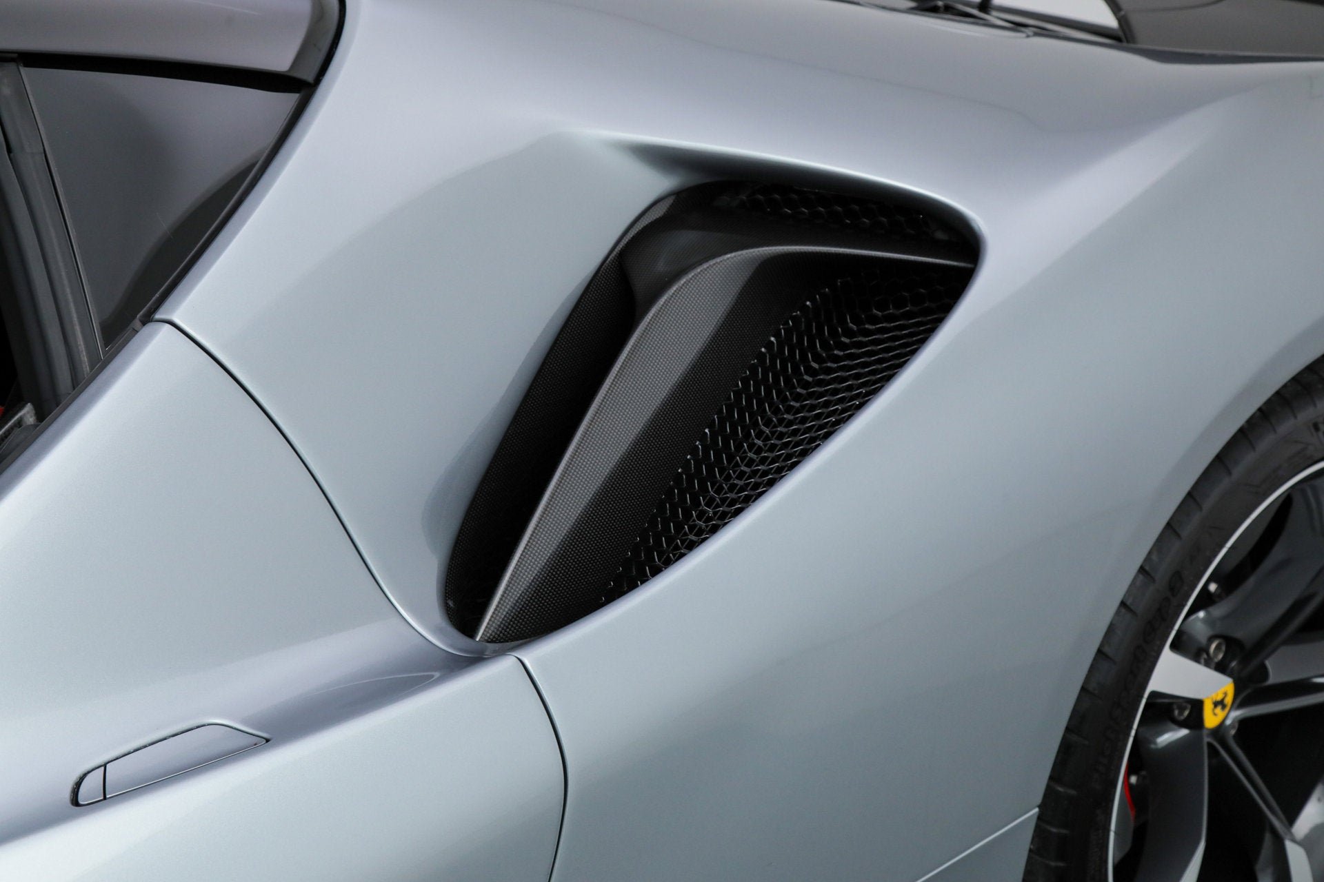 Certified Used 2022 Grigio Titanio Ferrari  image 16