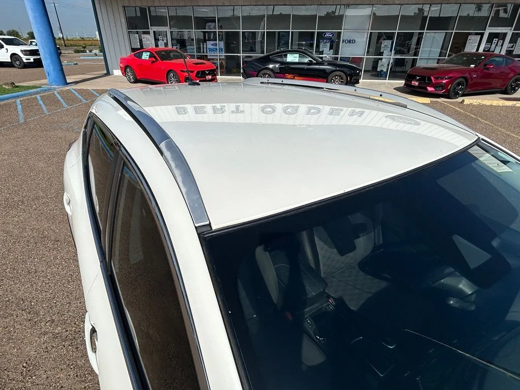 Used 2021 White Nissan SV image 7