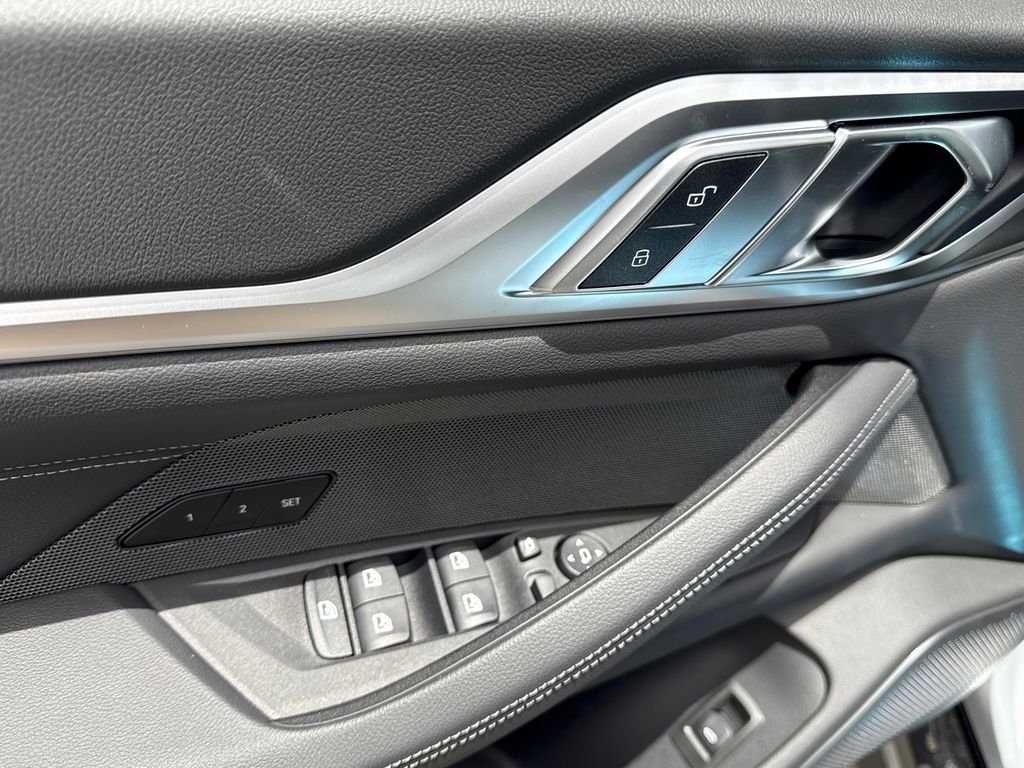 New 2026 Brooklyn Grey Metallic BMW xDrive40 image 25