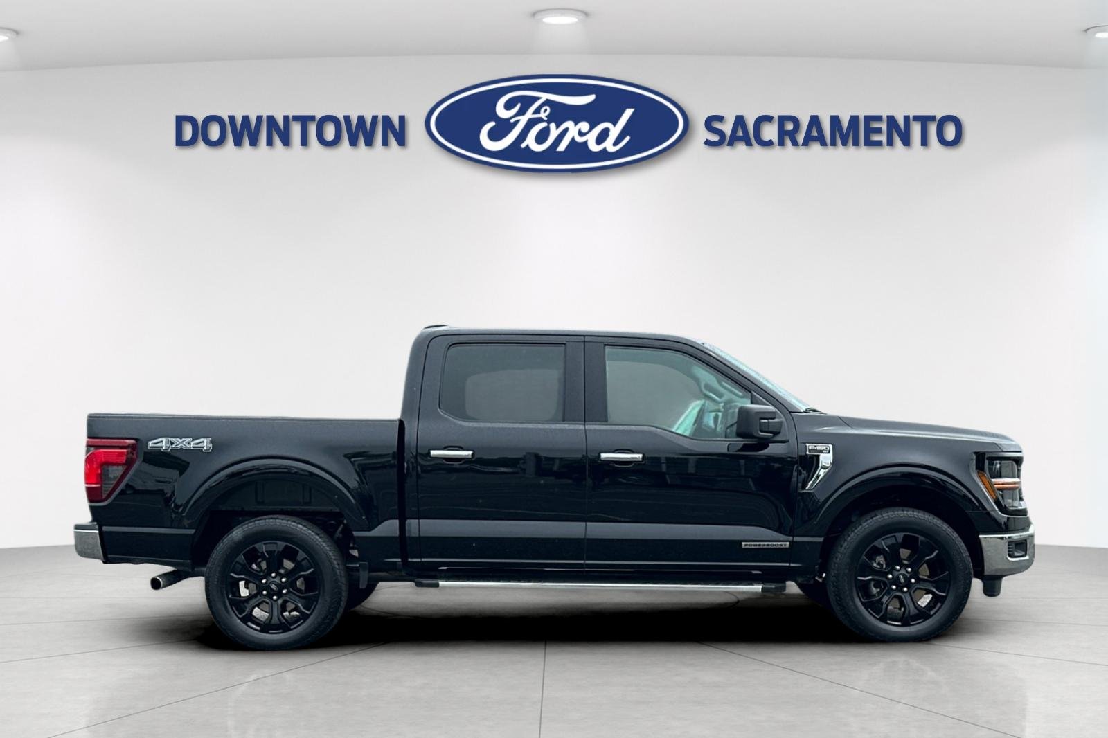 Used 2025 Agate Black Metallic Ford XLT image 10