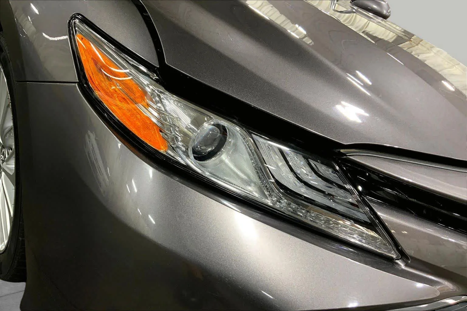 Certified Used 2019 Predawn Gray Mica Toyota XLE image 28