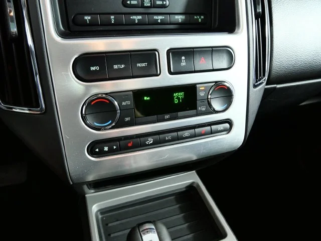 Used 2009 Gray Ford Limited image 21
