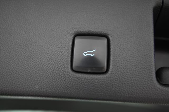 Used 2021 White Ford SE image 21