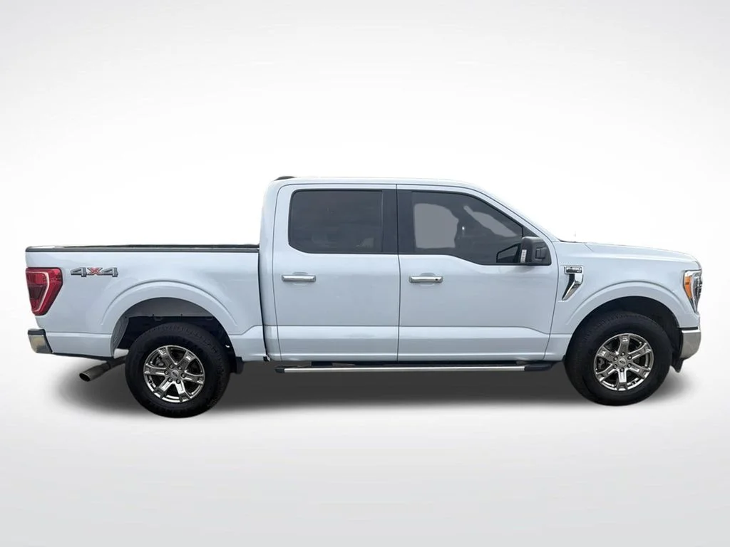 Certified Used 2022 White Metallic Ford XLT image 10