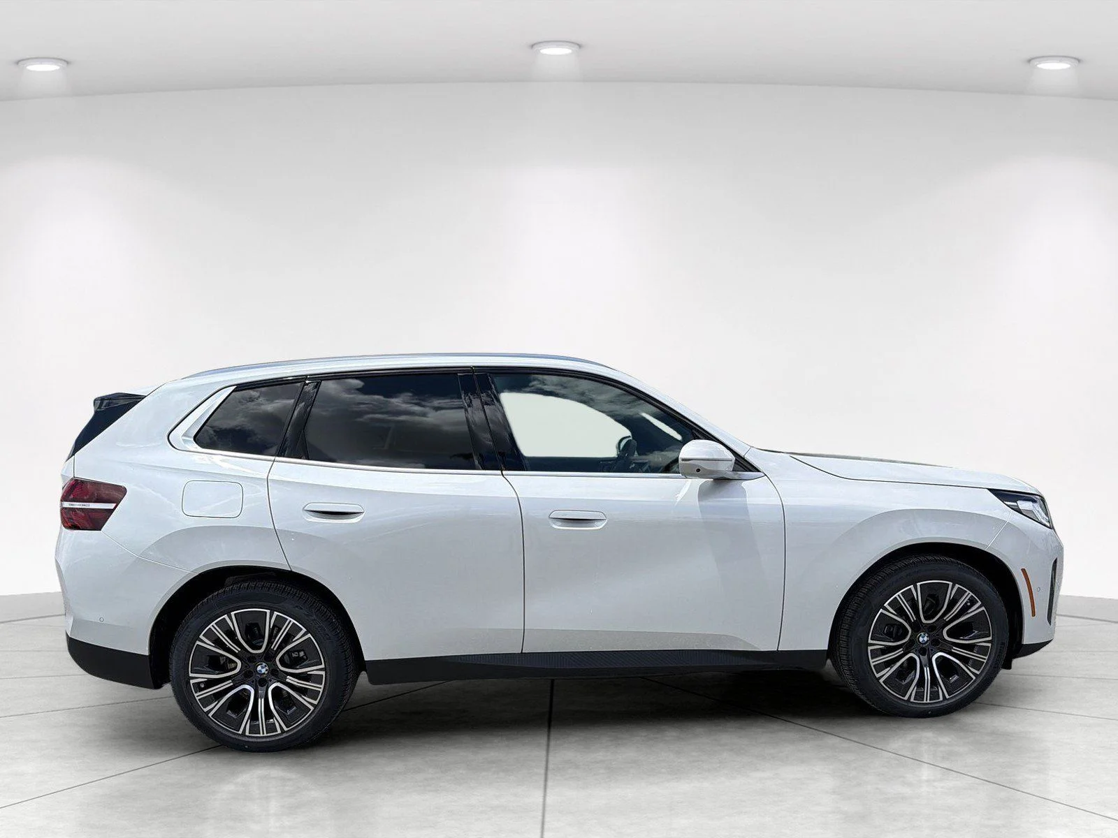 New 2026 Mineral White Metallic BMW 30 xDrive image 3