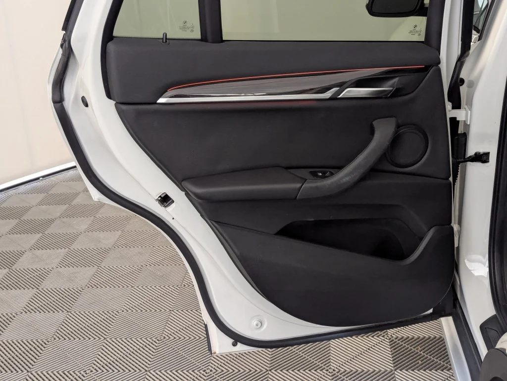 Certified Used 2018 White BMW xDrive28i image 34