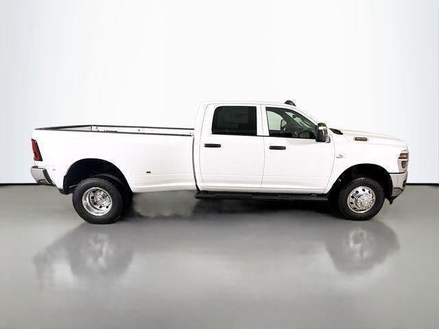 New 2026 Bright White Clear-Coat Exterior Paint RAM TRADESMAN image 8