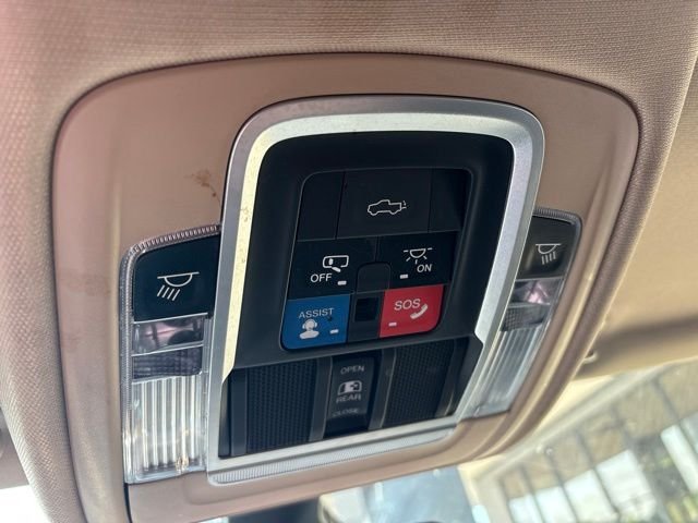 Used 2019 Blue Ram Laramie image 14