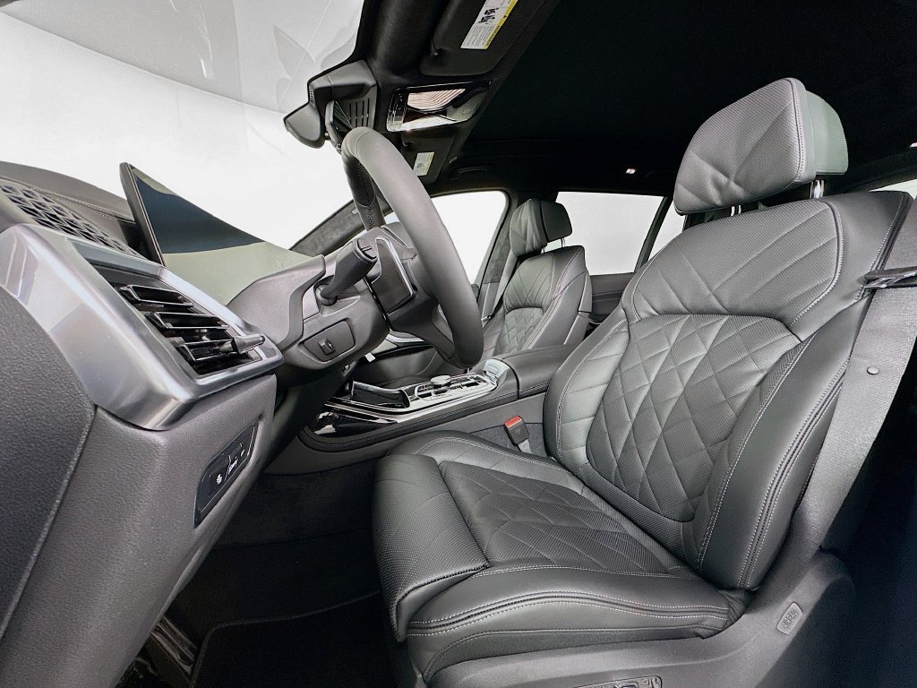 Used 2026 Black Sapphire Metallic BMW xDrive40i image 16