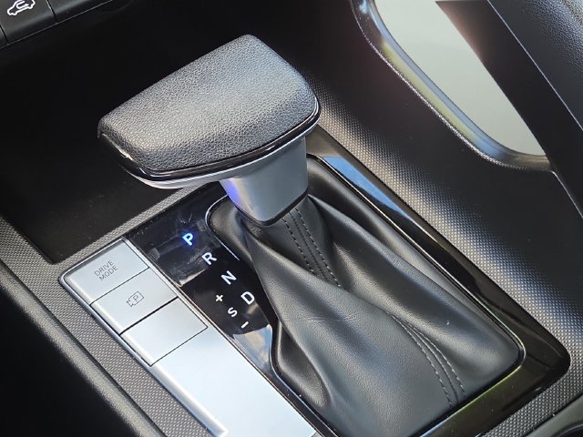 Used 2026 Intense Blue Hyundai SE image 17