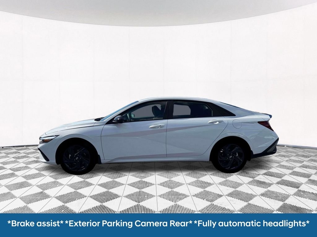 New 2026 White Hyundai SEL Sport image 4