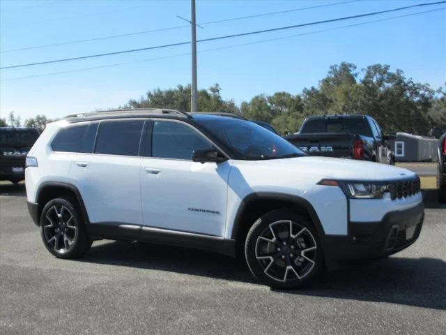 New 2026 Bright White Clear-Coat Exterior Paint Jeep Overland image 2