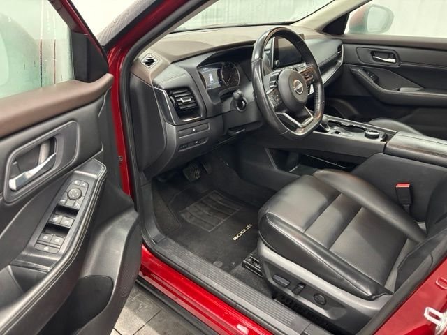Used 2022 Red Nissan SV image 15