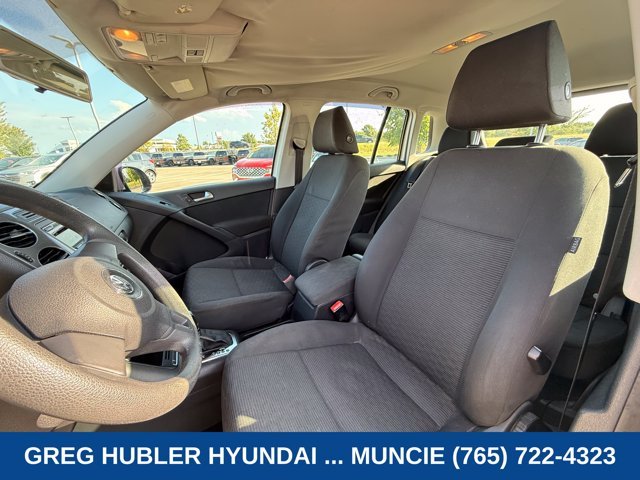 Used 2012 White Volkswagen S image 15