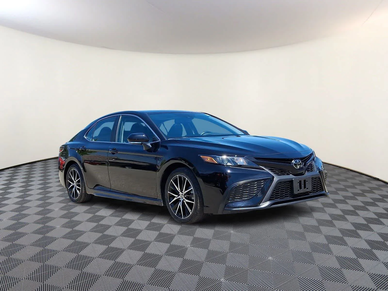 Certified Used 2024 Midnight Black Metallic Toyota SE image 5