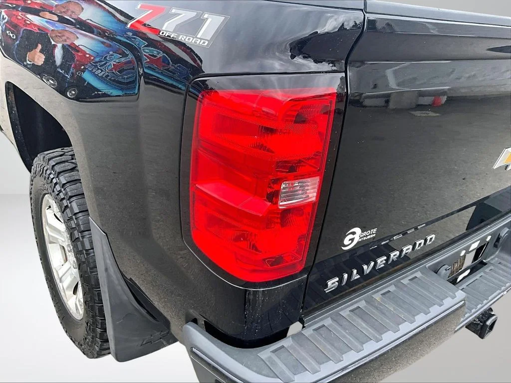 Used 2018 Black Chevrolet LT image 30