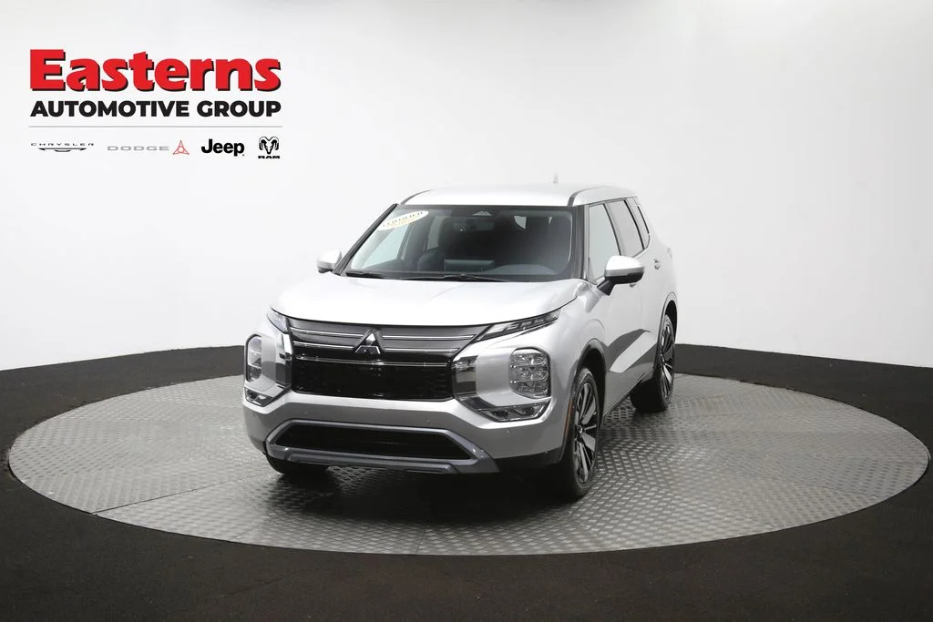 Used 2025 Silver Mitsubishi SE image 54