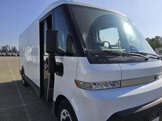 Used 2024 Oyster White BrightDrop EJY image 14