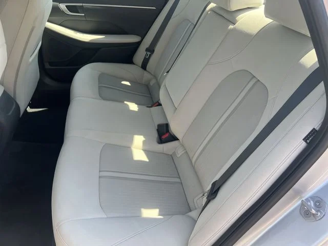 Used 2025 Silver Hyundai SEL image 36