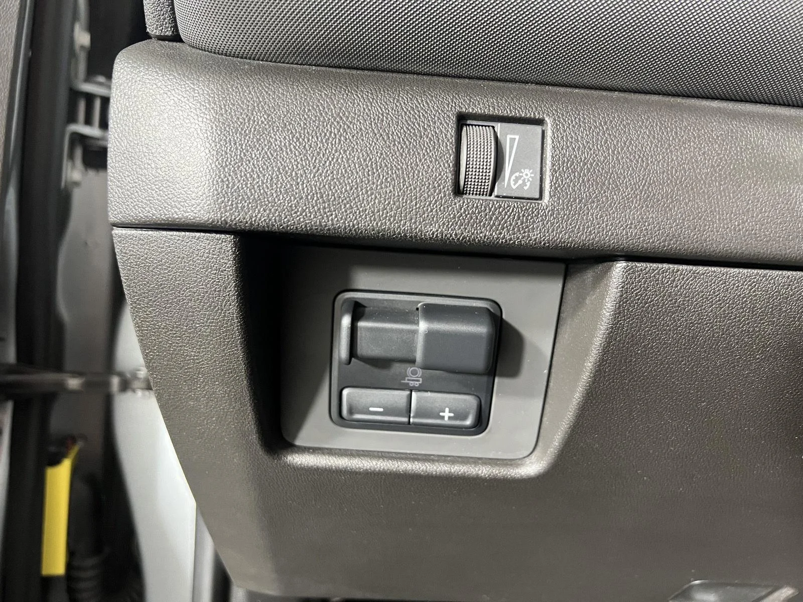 Used 2024 Sterling Gray Metallic Chevrolet Z71 image 19