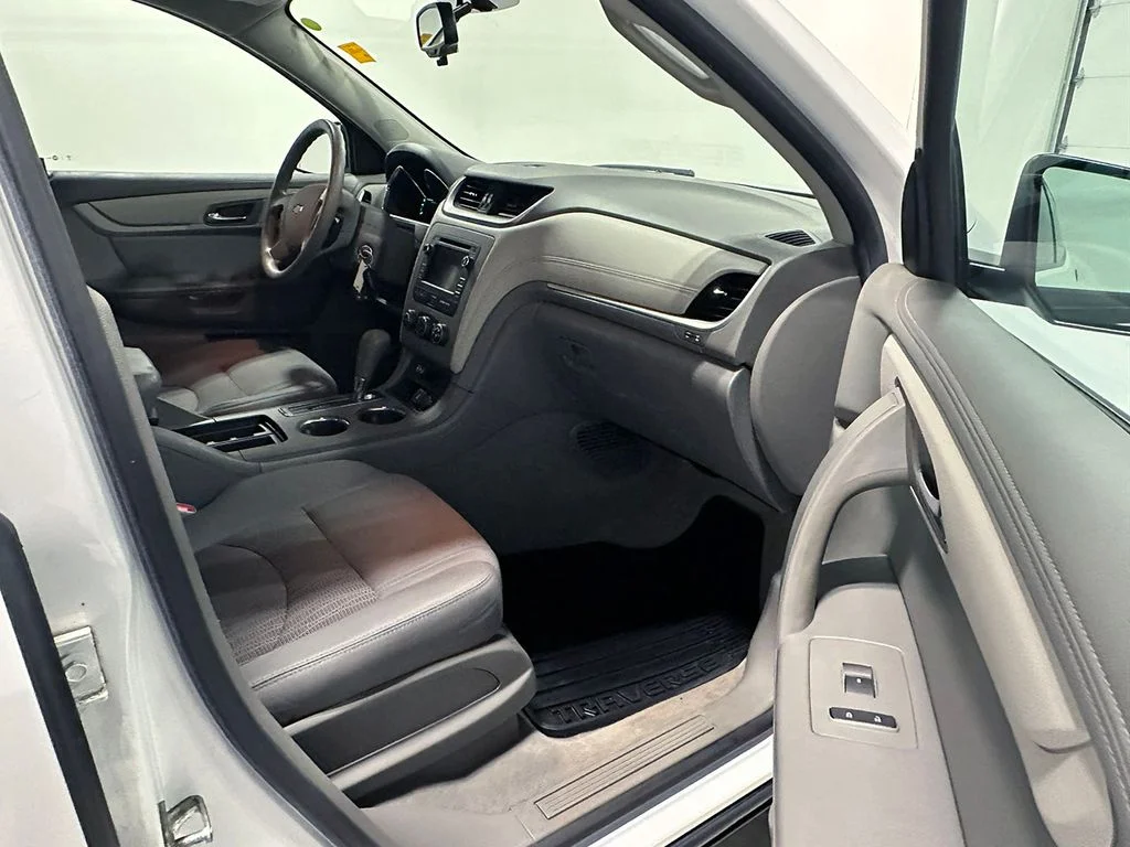 Used 2017 White Chevrolet LS image 24