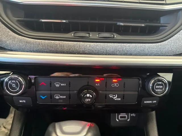 Used 2024 Black Jeep Latitude image 16