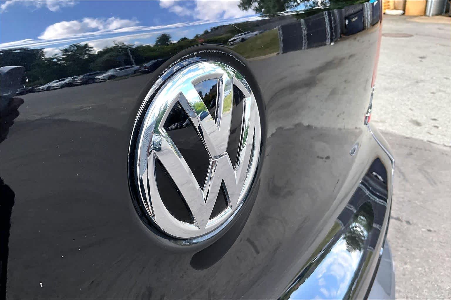 Used 2017 Deep Black Pearl Volkswagen Wolfsburg Edition image 31