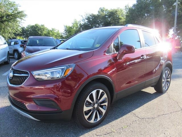 Used 2022  Buick Preferred image 3