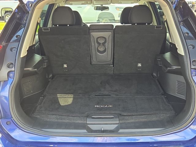 Used 2018 Blue Nissan SV image 13