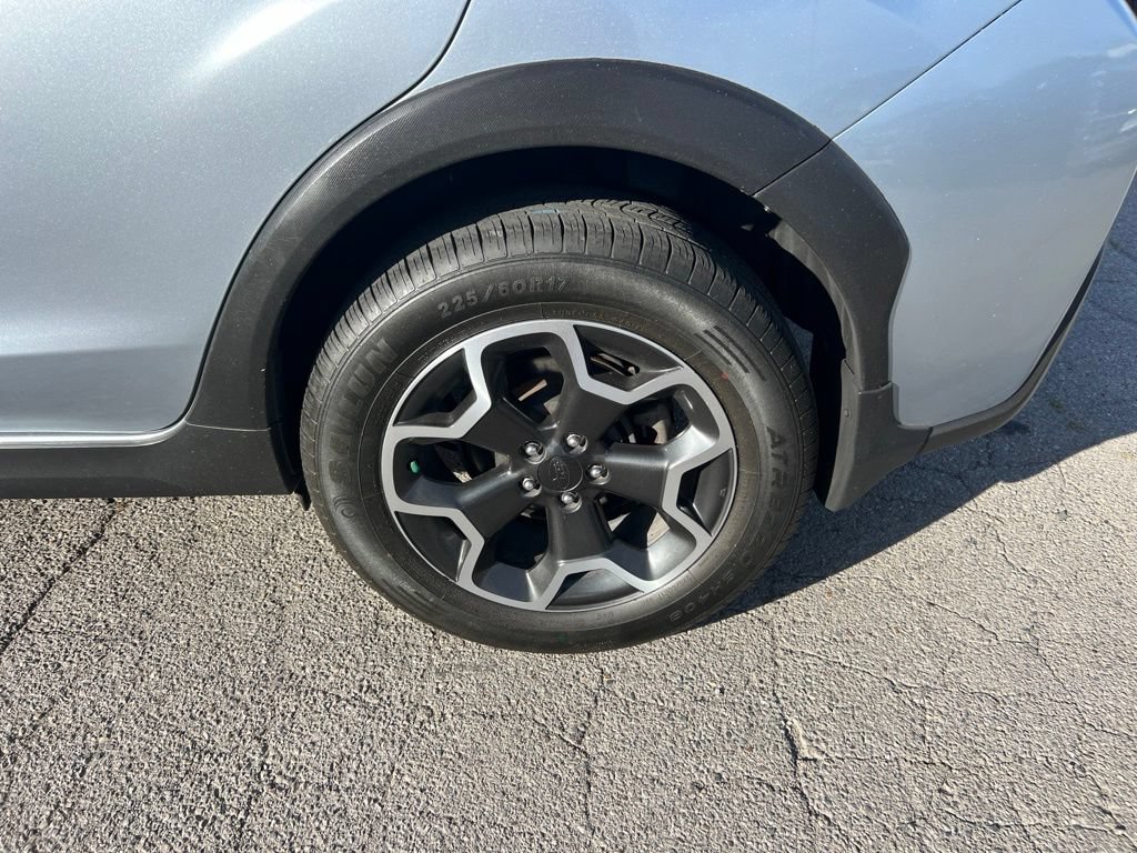 Used 2015 Ice Silver Metallic Subaru 2.0i Limited image 19